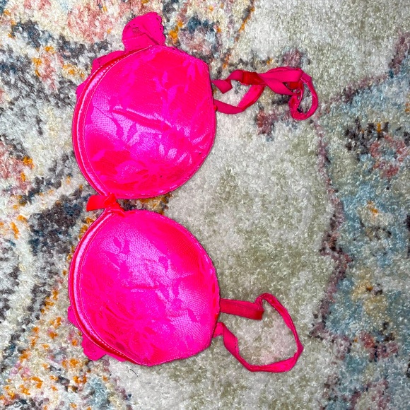 Nice pink laced sexy valentines day bra 👙 sz 32B - Picture 2 of 13